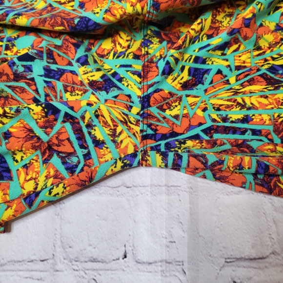 LuLaRoe Tall and Curvy Leggings - Floral Geometric Print - EUC - Picture 7 of 10